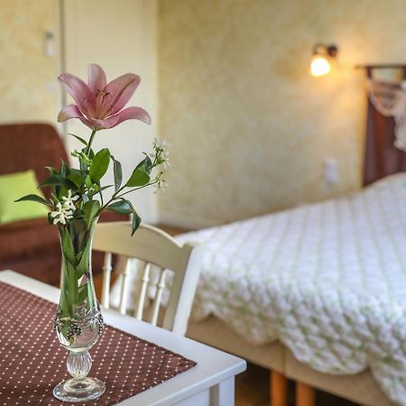Le Nid De L'Ecureuil Bed and Breakfast Brens  Εξωτερικό φωτογραφία