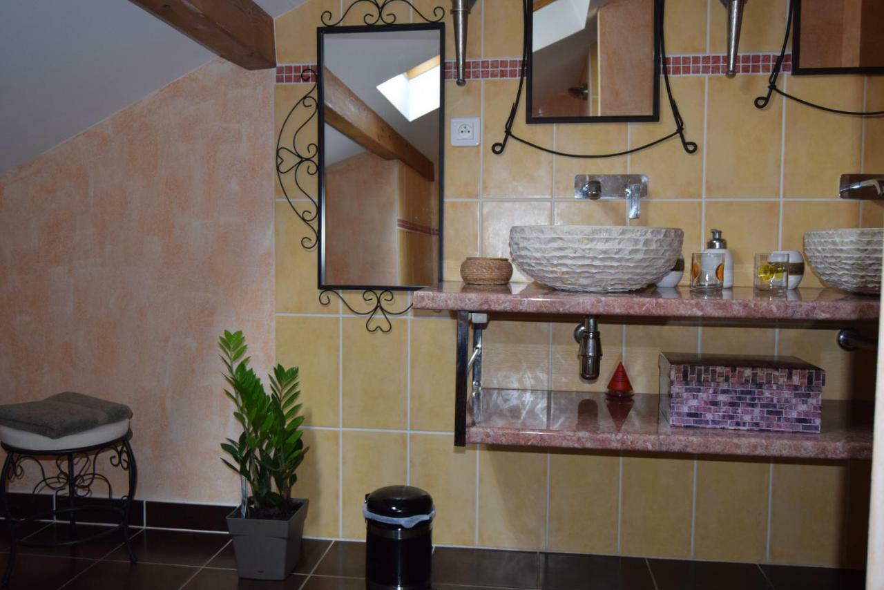 Le Nid De L'Ecureuil Bed and Breakfast Brens  Εξωτερικό φωτογραφία