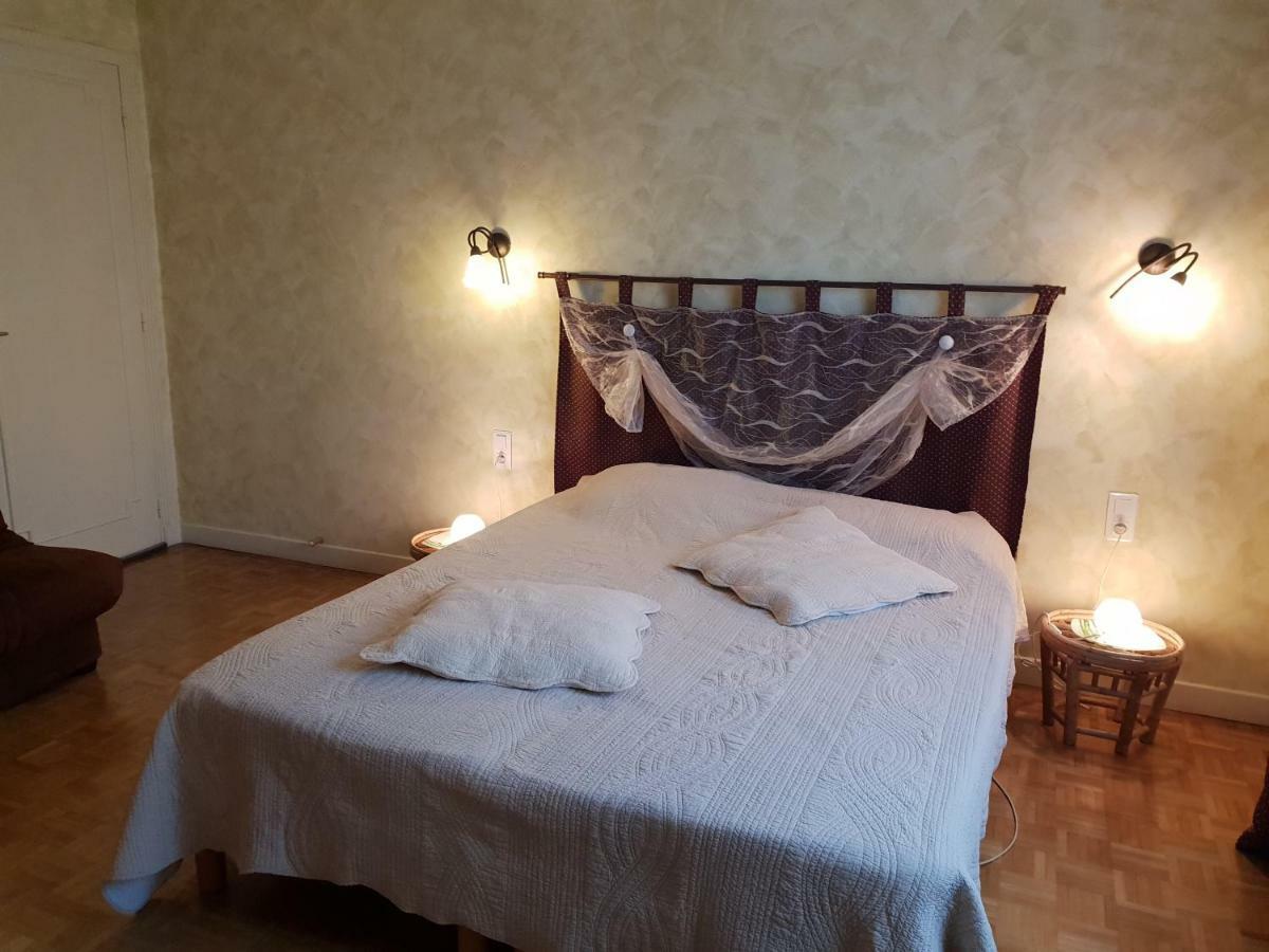 Le Nid De L'Ecureuil Bed and Breakfast Brens  Εξωτερικό φωτογραφία