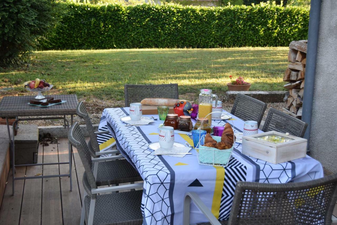 Le Nid De L'Ecureuil Bed and Breakfast Brens  Εξωτερικό φωτογραφία